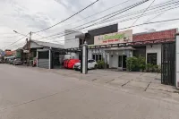 Urbanview Hotel Sunday Cirebon by RedDoorz Hôtels à : Sutawinangun