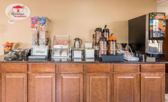 Super 8 by Wyndham Franklin/Middletown Area