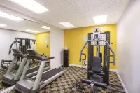 University Inn & Suites Berkeley - Gym