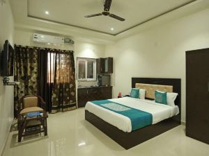 Hotel Anamsa Residency Vrindavan