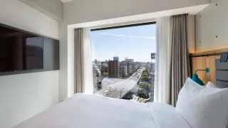 0221q12000ao7r3ghA1F7 R 320 180 R5 D