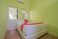 RedDoorz Syariah Near Museum Wisma Karya Subang