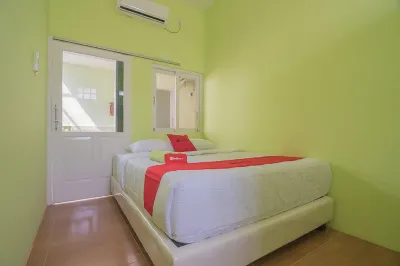 RedDoorz Syariah near Museum Wisma Karya Subang Hotel dekat Taman Anggur Kukulu O&i Farm Subang