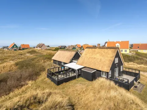 "Sten" - 100m from the Sea