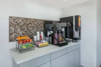 Super 8 by Wyndham Charlottesville - 朝食