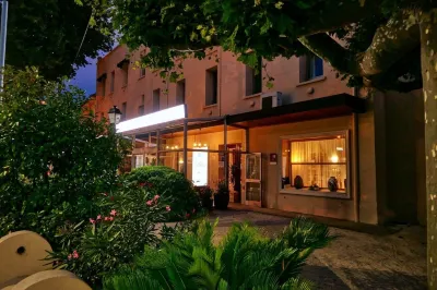 Cit'Hôtel le Louvre Orange Hotels in Serignan-du-Comtat