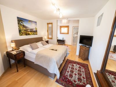 Five-Bedroom Room Jula Photo