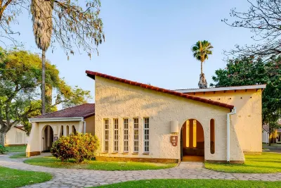 Kadoma Hotel & Conference Centre Các khách sạn ở 