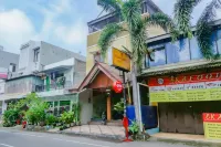 Istana Griya 2 Hotel Solo RedPartner Hotels in der Nähe von Klewer Market