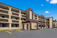 Clarion Pointe Downtown Hotels in Syracuse