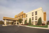 La Quinta Inn & Suites by Wyndham Mechanicsburg - Harrisburg Hotels near Rite Aid