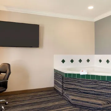 Days Inn by Wyndham Eureka CA