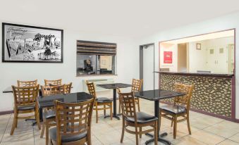 Super 8 by Wyndham Abingdon VA