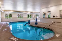 Comfort Suites Wooster Near University Campus Hotels in Wooster Township