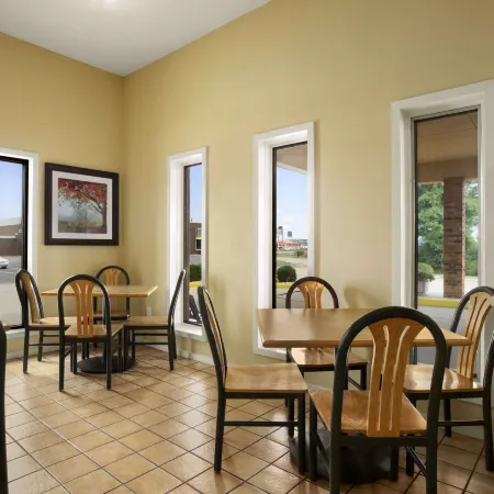 Super 8 by Wyndham Marion