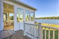 Waterfront Oasis on Tims Ford Lake: Pool/Kayak! - Wifi