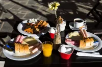 Helianthus Guesthouse - Guest houses