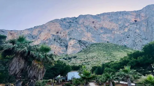 Araja Villa & Suite Hotel a Macari