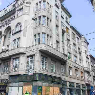 Real Apartments Zichy Hotel Exterior