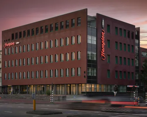 Hampton by Hilton Amsterdam Centre East Hotels near AMOLF