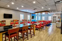 Holiday Inn Express CHARLESTON-CIVIC CENTER by IHG - breakfast