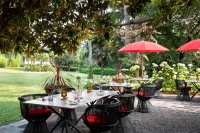 Sheraton Lake Como Hotel Hotel in zona Max Mara
