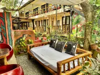 Lazy Dog Bed & Breakfast Hotels in Bulabog Strand