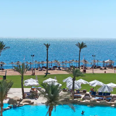 Amphoras Beach - Ultra All Inclusive Отели рядом с достопримечательностью «Торговый центр Genena City»