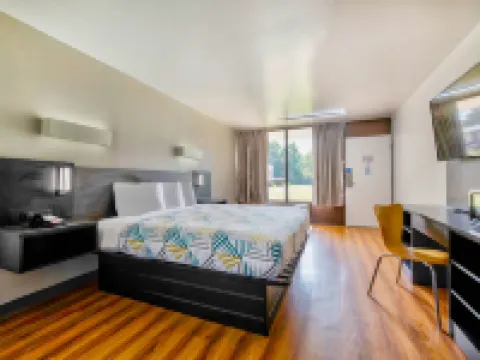 科尼爾斯6號汽車旅館 科尼爾斯酒店