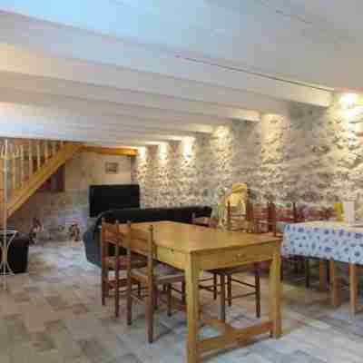 Chambre d'hôtes de pêcheur avec piscine chauffée - Logis de Châlons en bord de mer Dining/Meeting Rooms