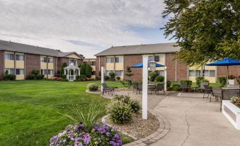 Clarion Hotel Seekonk - Providence - Housity