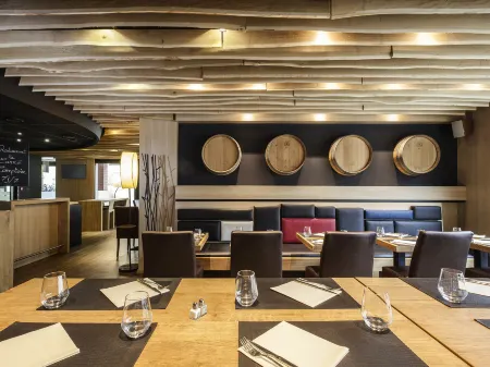 Ibis Aéroport Bâle-Mulhouse Отели рядом с достопримечательностью «Lambda Escape»