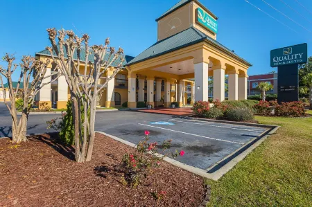 Quality Inn & Suites Civic Center