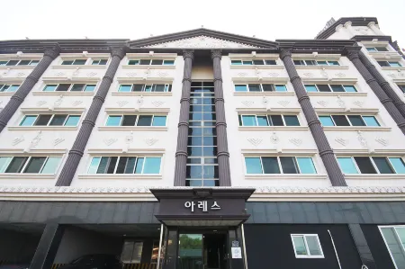 Namhae Ares Отели в г. Намхэ