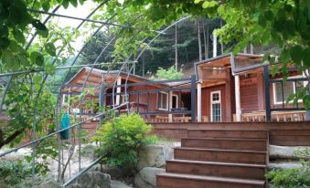 Hwacheon Bongori Tongnamujip Pension
