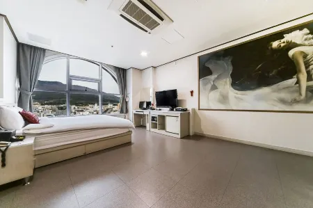 Changwon Jinhae Top Отели рядом с достопримечательностью «Yeojwacheon Stream»