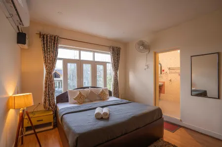 Zostel Srinagar Отели рядом с достопримечательностью «Нишэт Гарден»