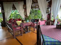 Pura Vida Pai Resort