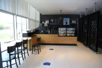 Ramada by Wyndham Soma - bar