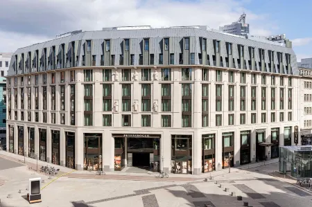 NH Leipzig Zentrum Отели рядом с достопримечательностью «Zeitgeschichtliches Forum»