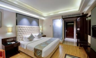 OM Clarks Inn Raebareli