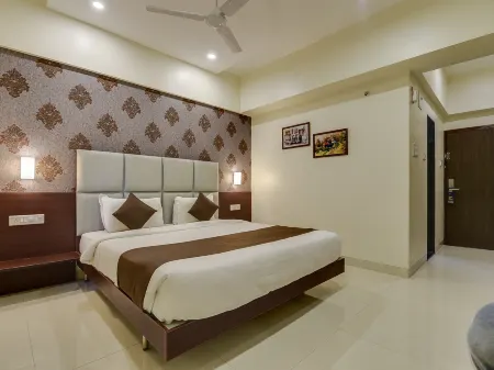 Magnus Square Business Hotel Near Pune Airport Отели рядом с достопримечательностью «Технологический институт Арми»