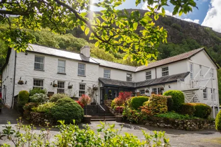 Ty Afon - River House