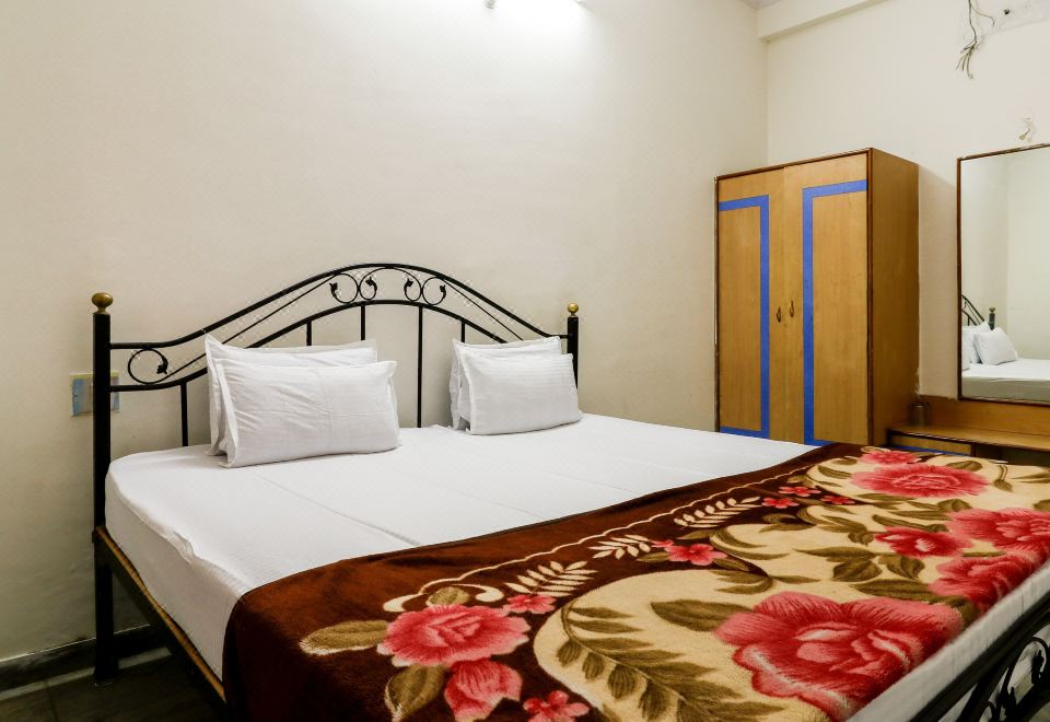 Hotel Status. - Housity