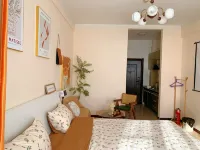 時光小築（燕山大街西段1號分店） Hotel di Stasiun Kereta Qinhuangdao