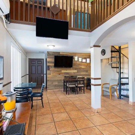 Super 8 by Wyndham Kingsport