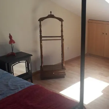 Double Room 2 in Albarraque, Sintra, Shared Bathroom