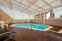 Hotel Golden Park Curitiba by Nacional Inn - Pools