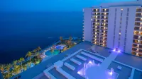 Estival Torrequebrada Hotels near Las Yucas Beach
