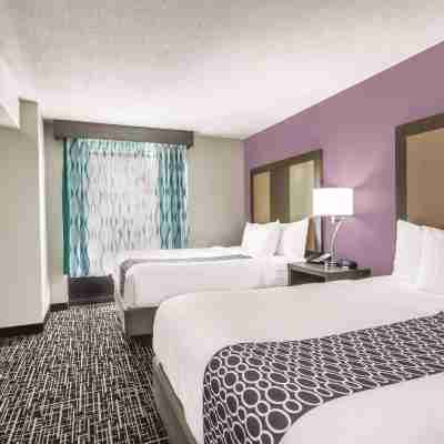 La Quinta Inn & Suites by Wyndham Covington Rooms